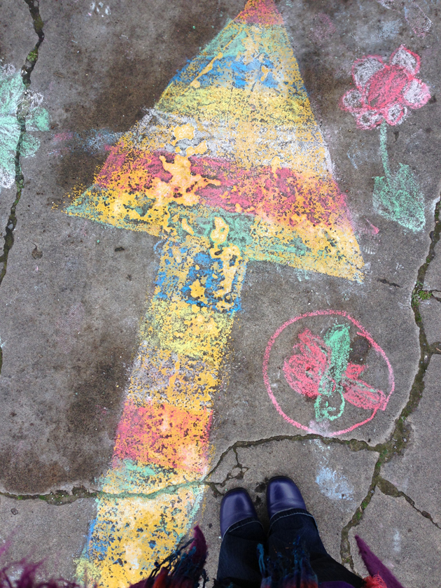 me_Feet-chalk-arrow_FSM